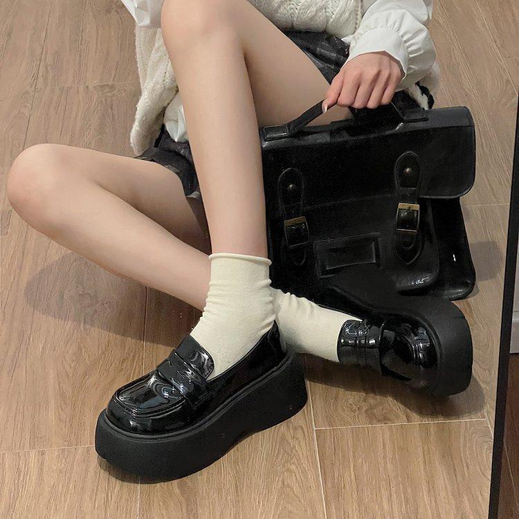 Round head heightening retro British style black platform small leather shoes women's autumn and winter 2025 new French style with skirt single shoes