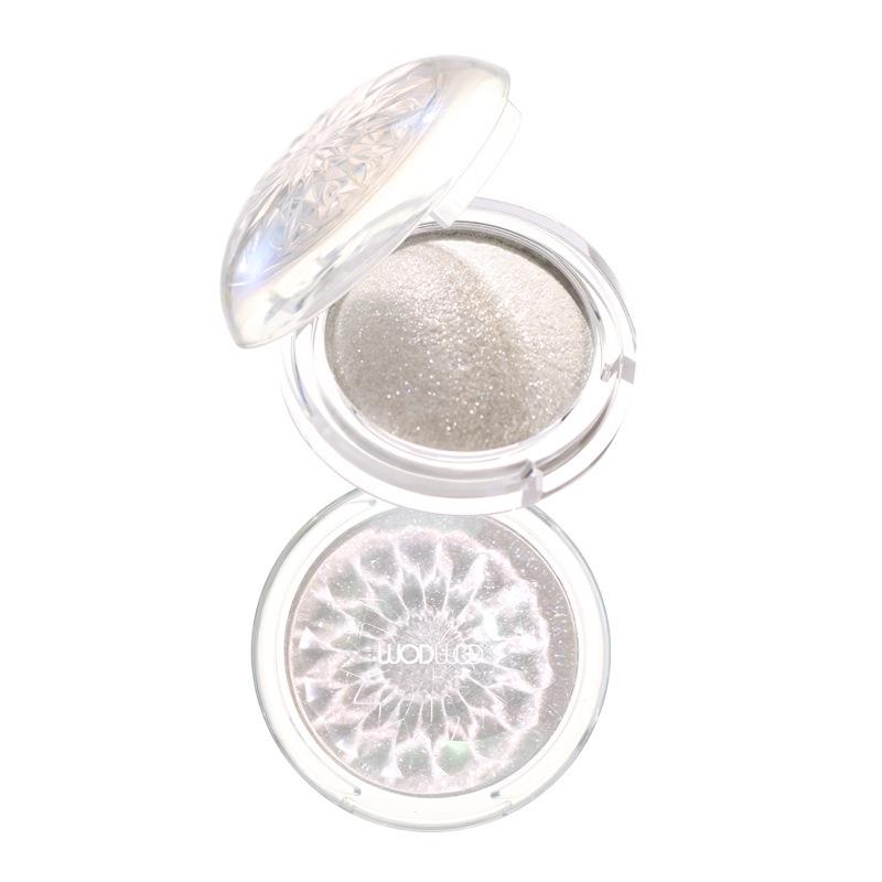 WODWOD Starry River Glitter Highlighter: Three-Dimensional Shimmer Powder for Bright, Sculpted Contours.