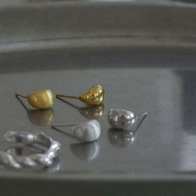 modernlike 14k gold-filled silver glossy volume moon earrings