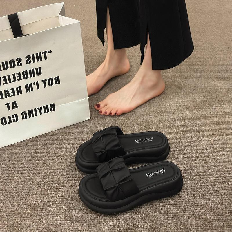 

Тапочки женские летние новая мода сандалии на толстой подошве-маффине пляжные складные 40 чёрный