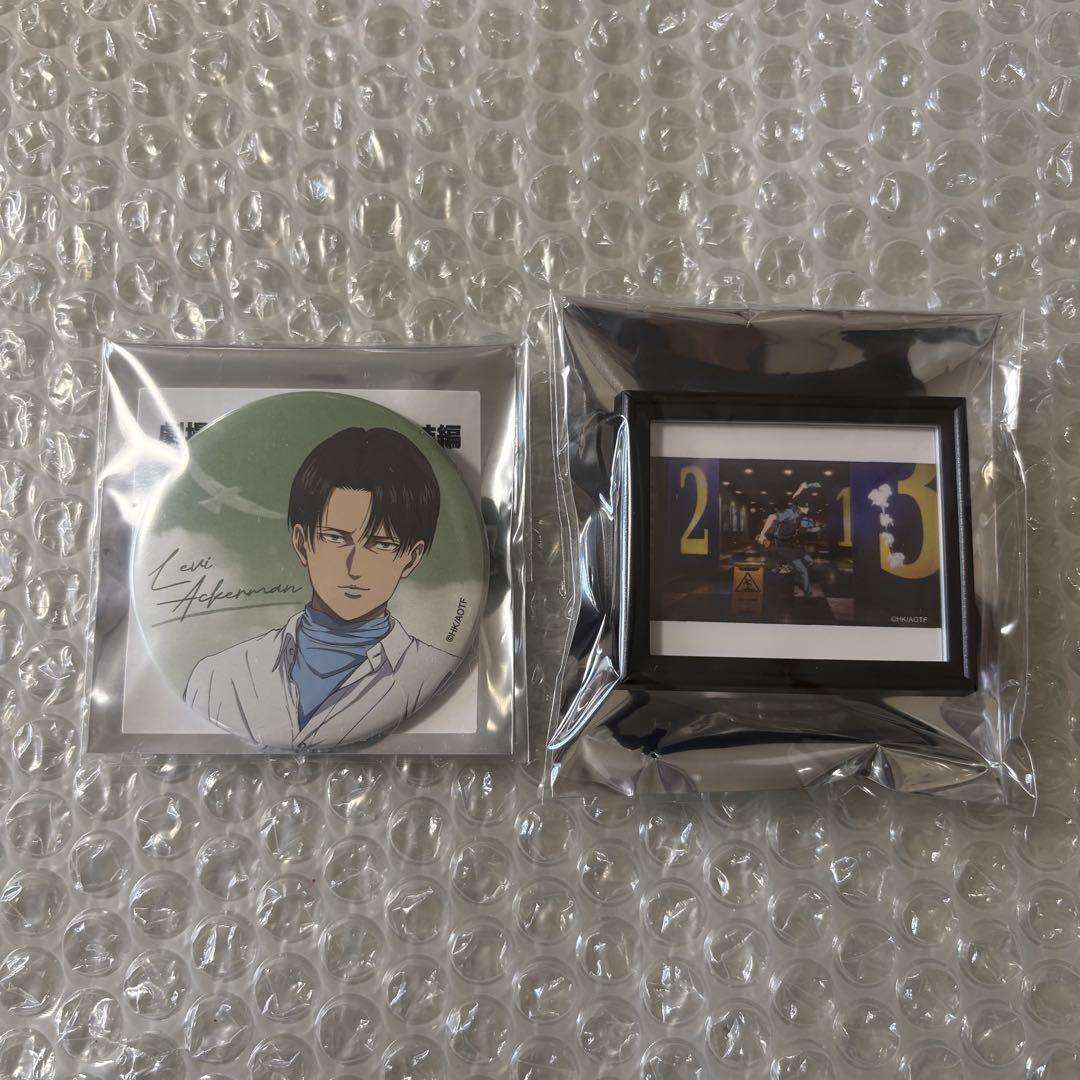 

[USED] Attack on Titan Movie School Caste Frame Badge Can Badge Levi