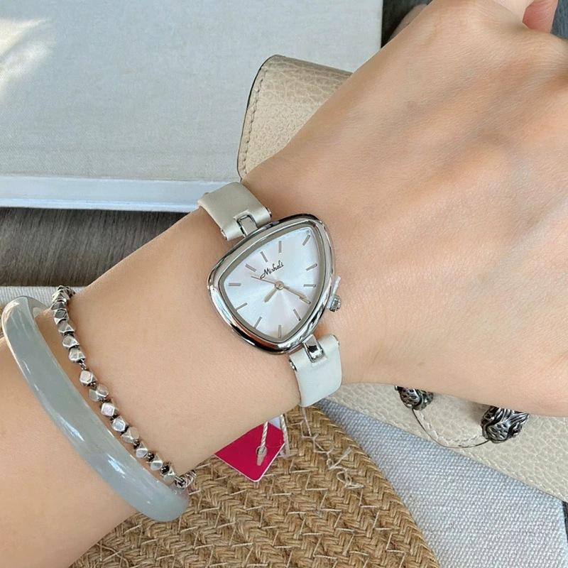 Copper Shell Niche Design Sense Irregular Triangular Women'S Watch Simple Fashion Quartz Watch