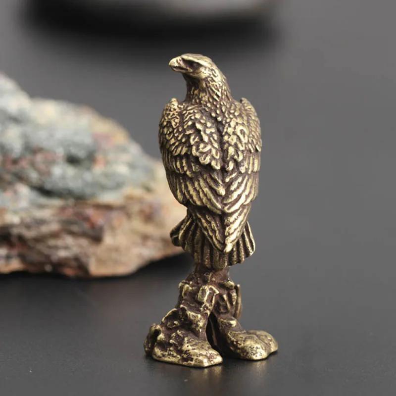 

Handmade Eagle Ornament Vintage Copper Bird Figurine Sculpture Handmade Crafts Home Office Desk Animal Decoration S