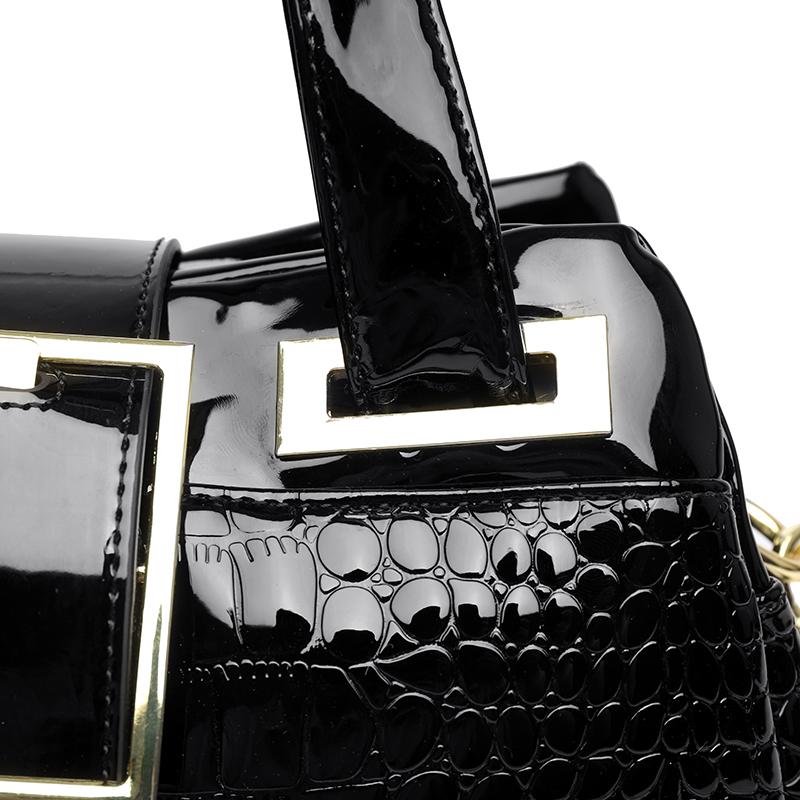 Women’s Crocodile Texture Top Handle Bag with Gold Buckle Casual Chic Shoulder Handbag for Daily Office Use