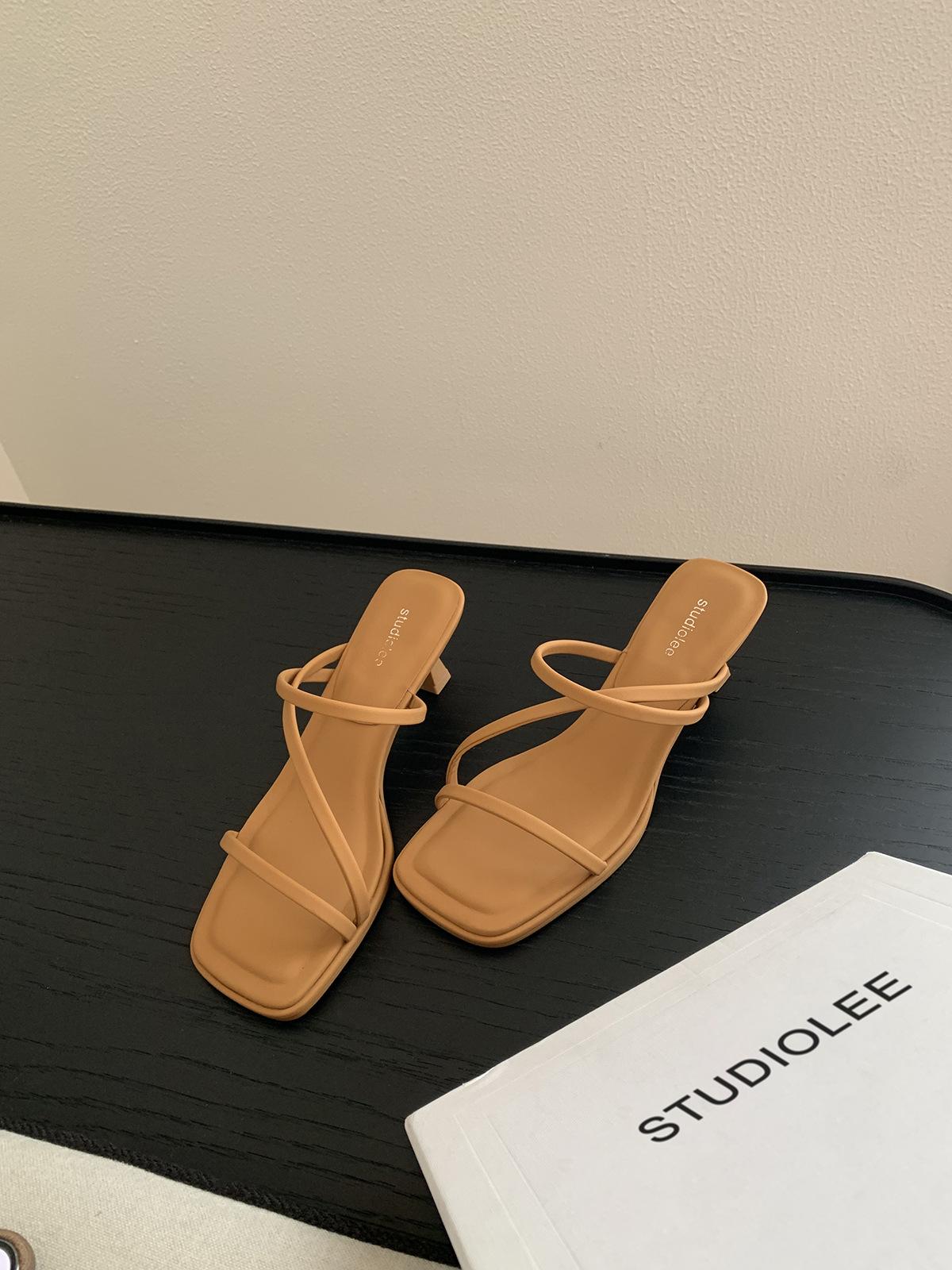 

Hair, cowhide version~ thin strap square head thin high heel sandals women s sandals 40 коричневый