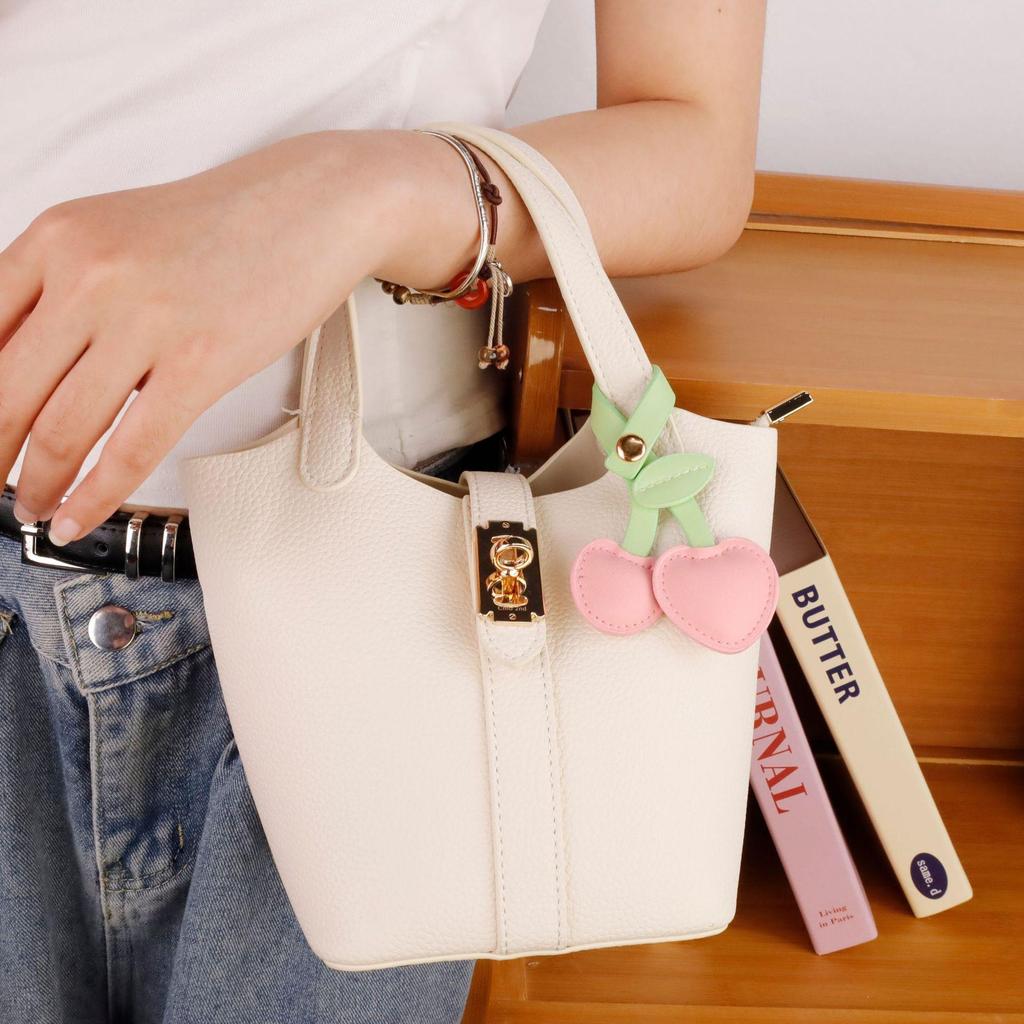 Bag Ornament Cute Peach Heart Cherry Fruit Cherry Car Pu Leather Red Pink Love Versatile Bag Pendant Key Chains For Women