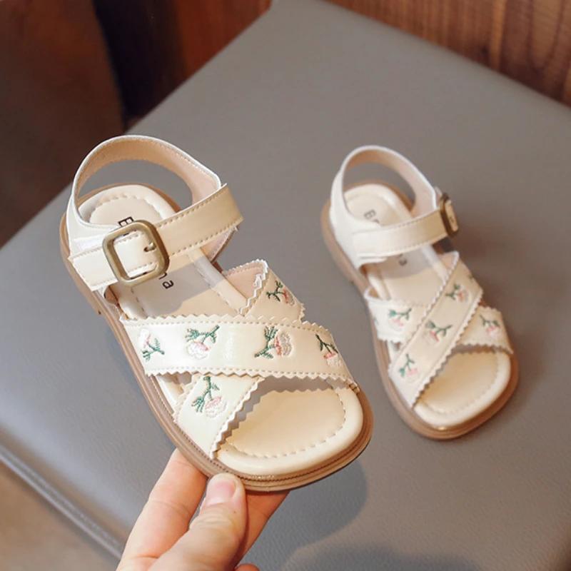 Girl Sandals Summer Kids Princess Embroidery Flower Flat Sandals Fashion Versatile Ancient Style Children Causal Sandals Soft