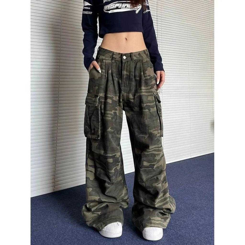 Women's Low Rise Wide Leg Camo Cargo Jeans Vintage Multi Pocket Pleated Stacked Floor Length Non-Stretch Hip Hop Winter Denim Trousers