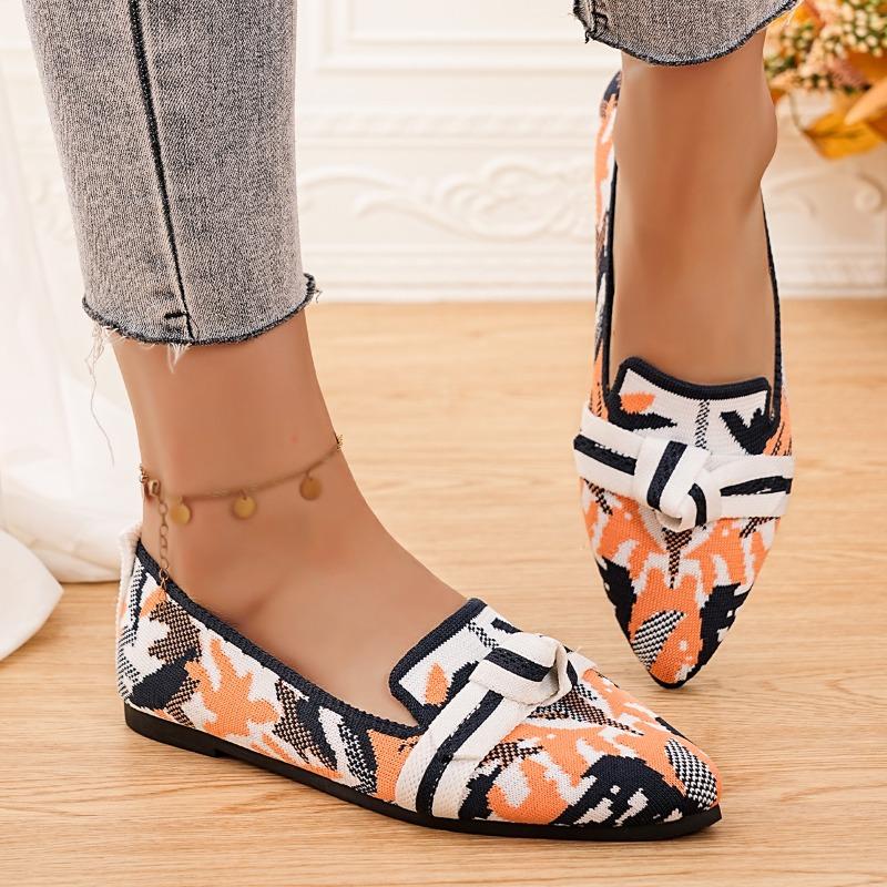 A New Low-top Casual Pointed-toe Shoe for Women Wearing Lazy Single Shoes