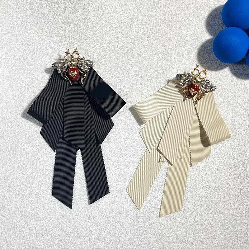 Korean Vintage Fabric Bow Tie Brooch Crystal Bee Pins College Style Uniform Shirt Collar Pin Fashion Women's Accessories Gift