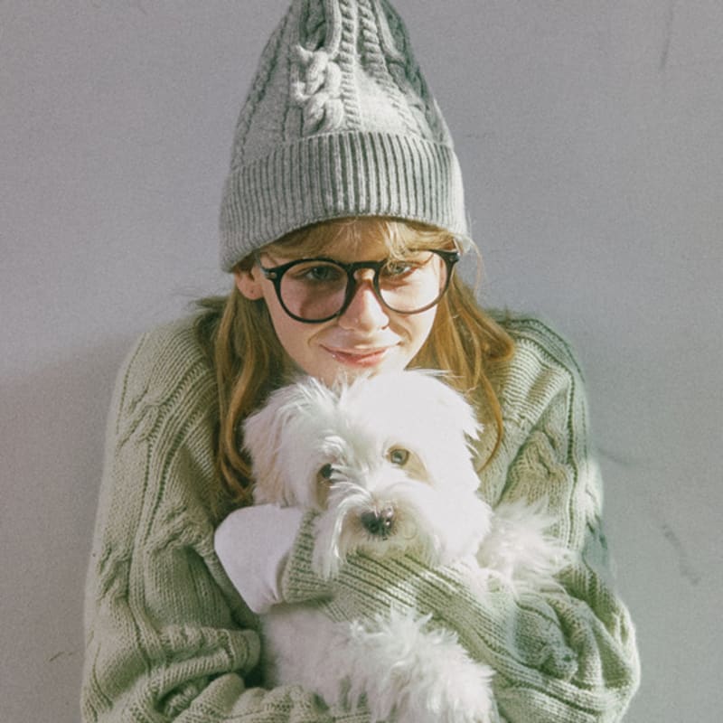 

snug.U Шапка-бини из сверхтонкой мериносовой шерсти кабельной вязки_4 цвета black