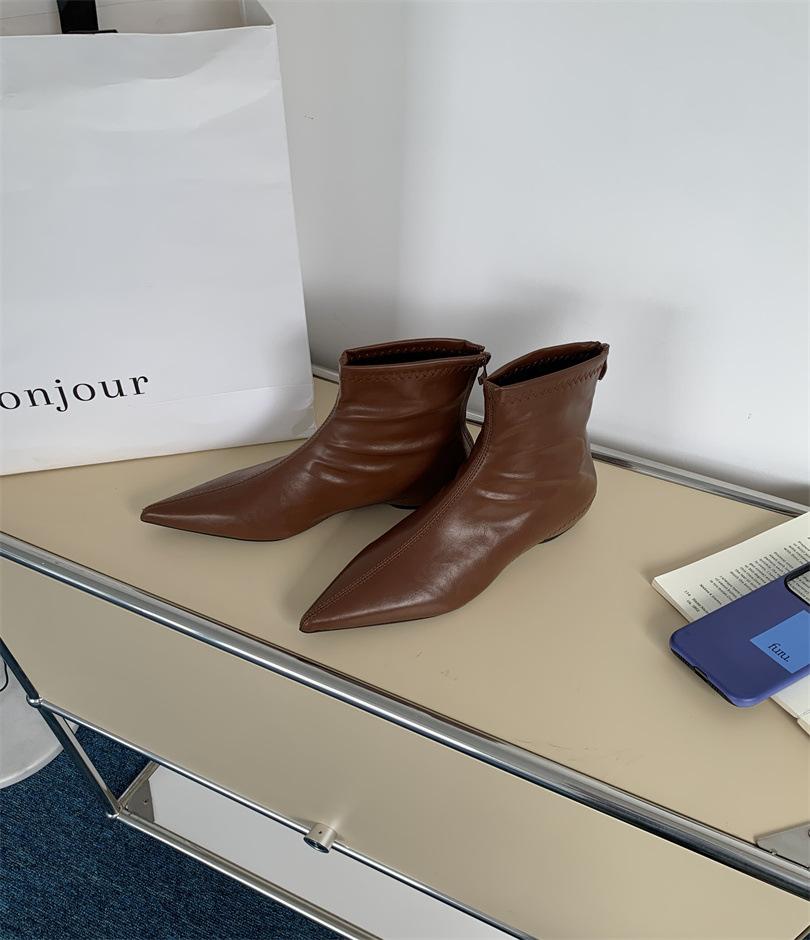 

Inner height increase pointed small short boots women s shoes 2025 new spring and autumn winter single boots versatile thin Martin boots 39