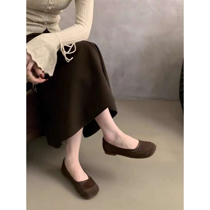 Retro soft-soled round head shallow mouth versatile single shoes grandma shoes Doudou shoes French Mary Jane shoes flat large size women's shoes