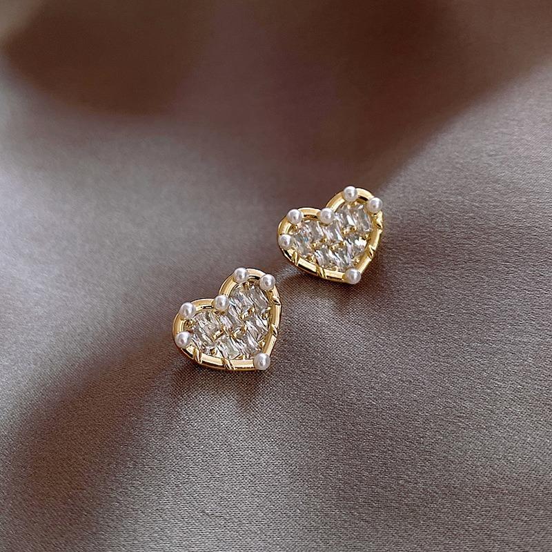 S925 temperament zircon beloved heart earrings new trendy simple women's small stud earrings high-end earrings fashion