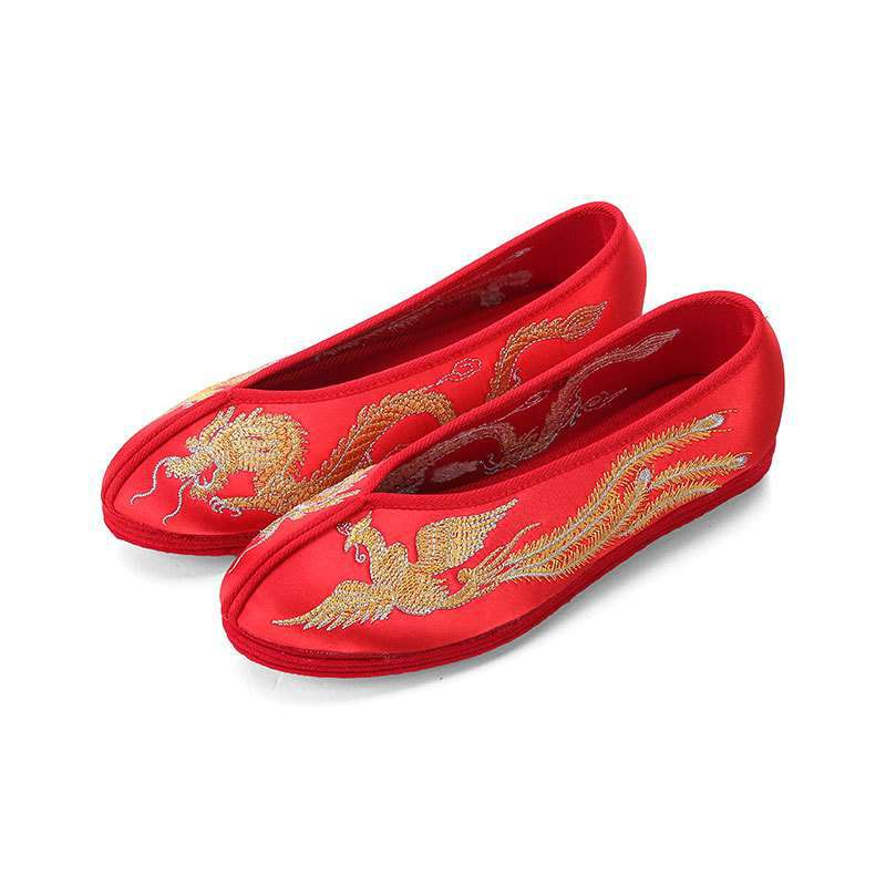 Chinese wedding shoes on the coupe shoes red dragon and phoenix bride Xiuhe shoes flat women's wedding shoes Xiuhe clothes embroidered shoes