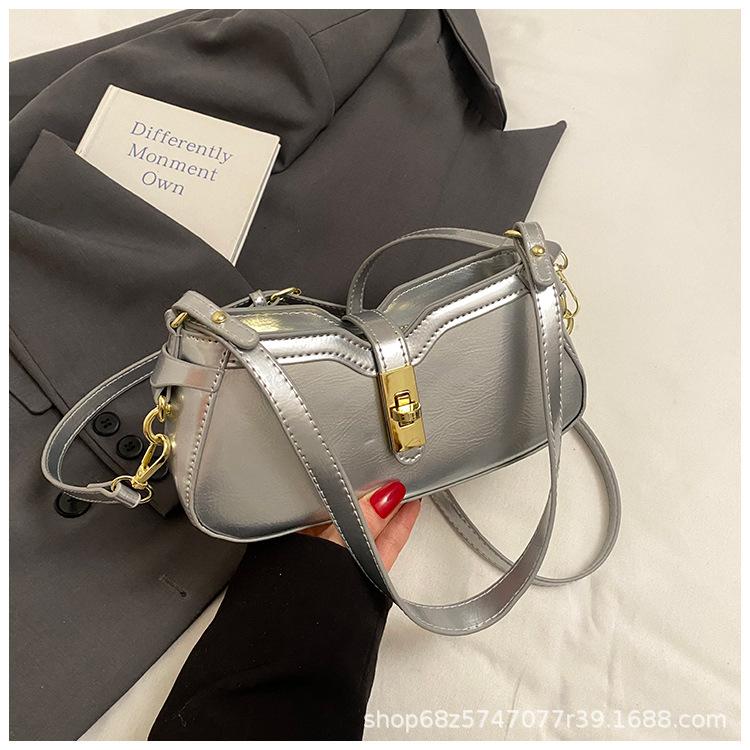 High-end underarm bag women's 2025 new baguette bag fashionable retro versatile one-shoulder crossbody bag