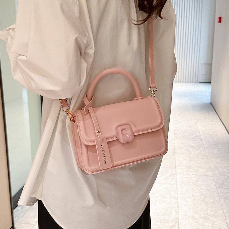 Foreign Style Design Bag Women'S Popular Fashion Messenger Bag Fashion Casual Portable Small Square Bag