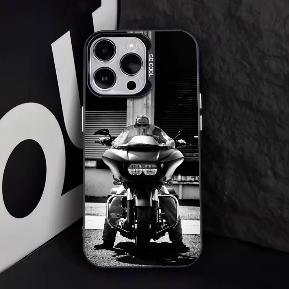 Street Glide   Phone Case For iPhone 17,16,15,14,13,12,11 Plus,Pro Max,XS,Colorful Silver Black Cover