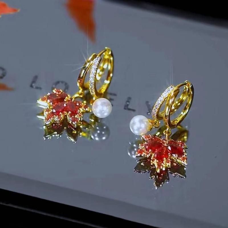 Exquisite rote Strass-Zirkon-Ahornblatt-Steckohrringe für Damen, Vintage-Persönlichkeit, Kristall-Ohrring, Herbst-Winter-Charme-Schmuck
