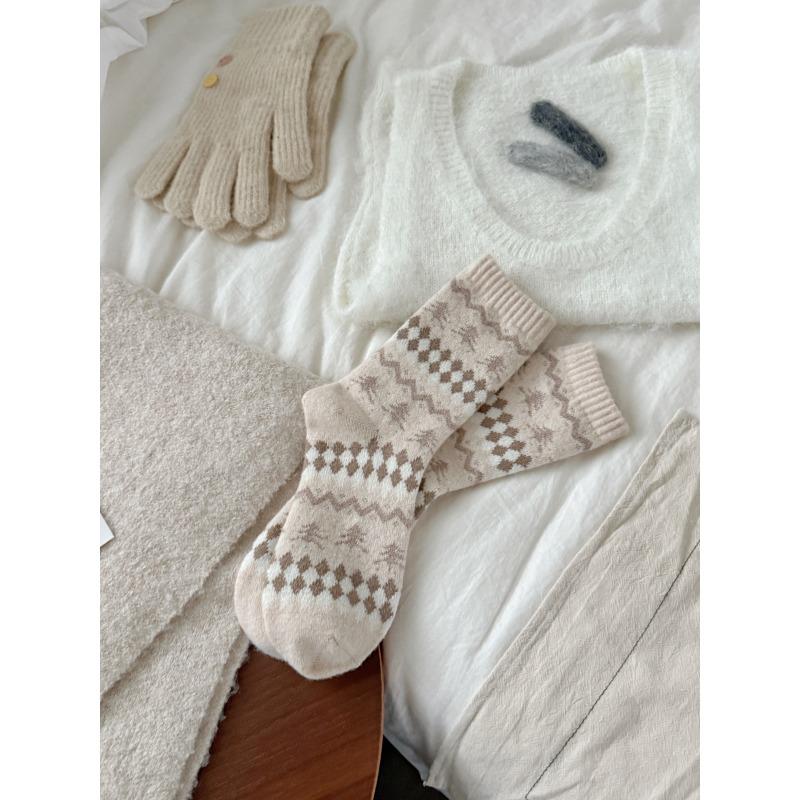 Woolen Socks for Women in Autumn and Winter, Mid-calf Thickened with Fleece, Warm and Sweat-absorbent Long Stockings