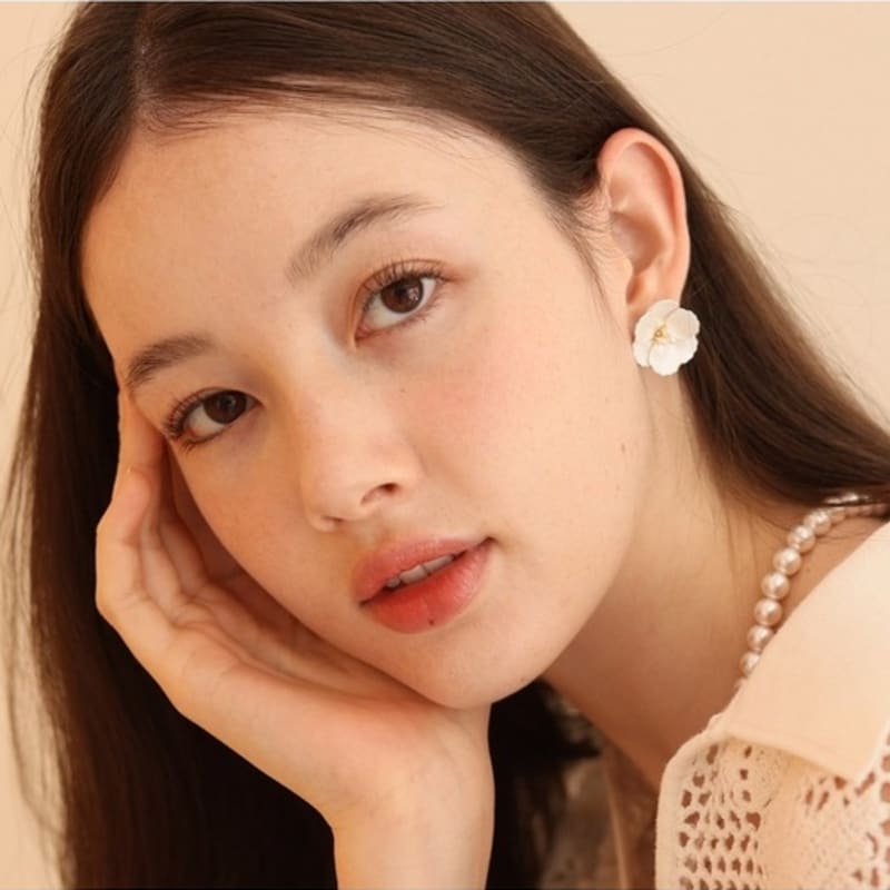 Dana Burton Camellia Pearl Silk Earrings