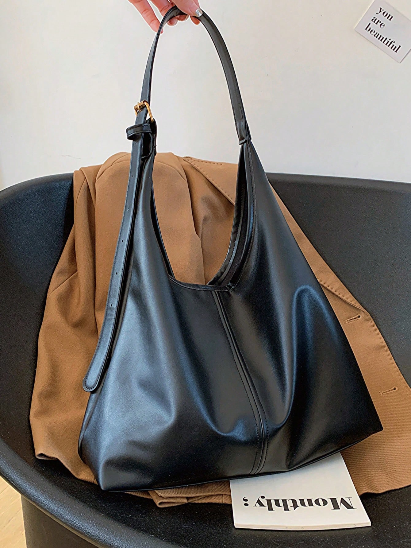 

Vintage Large Capacity Shoulder Bag for Women with Soft Solid Crossbody Bag