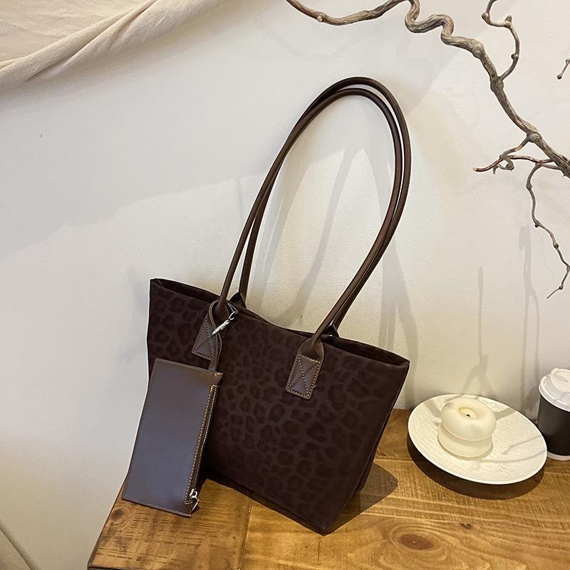 

Suede leopard print bag women s large-capacity new versatile shoulder bag casual commuter tote bag красный