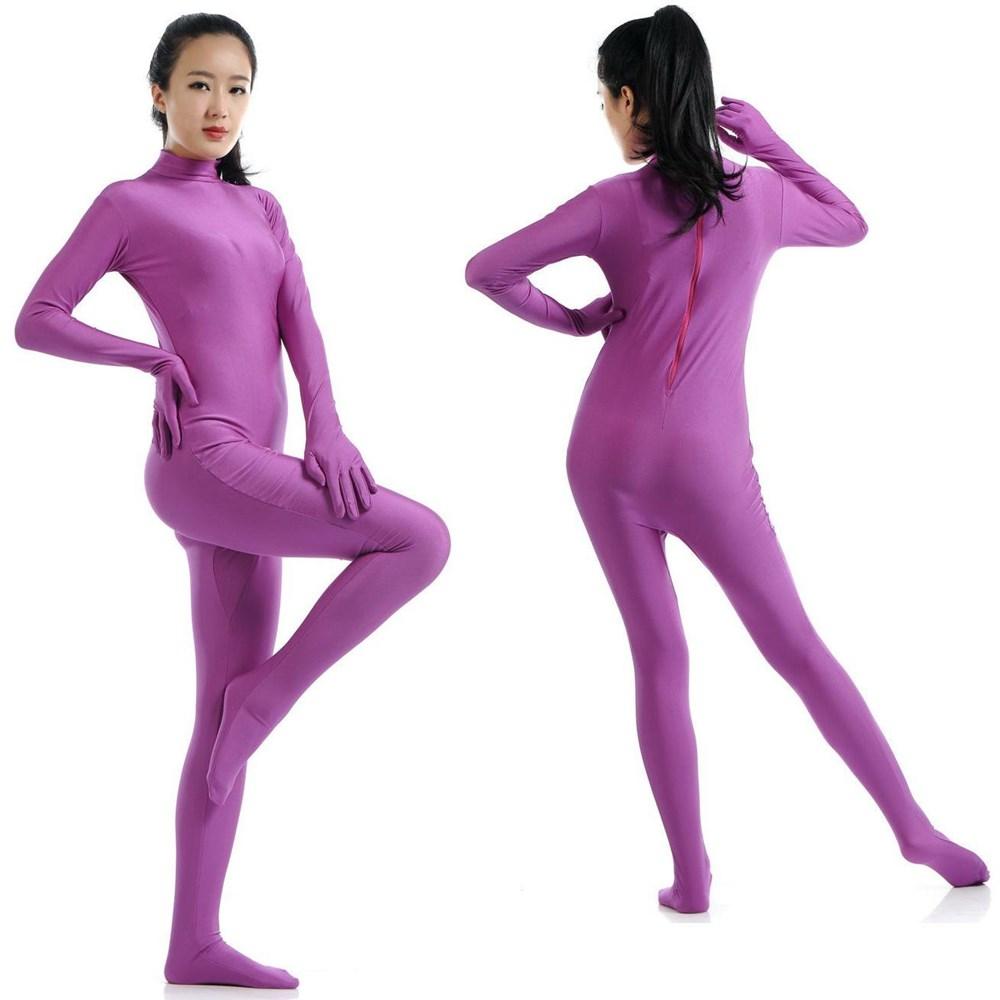 Жалаңаш әйелдер моншада жуылады