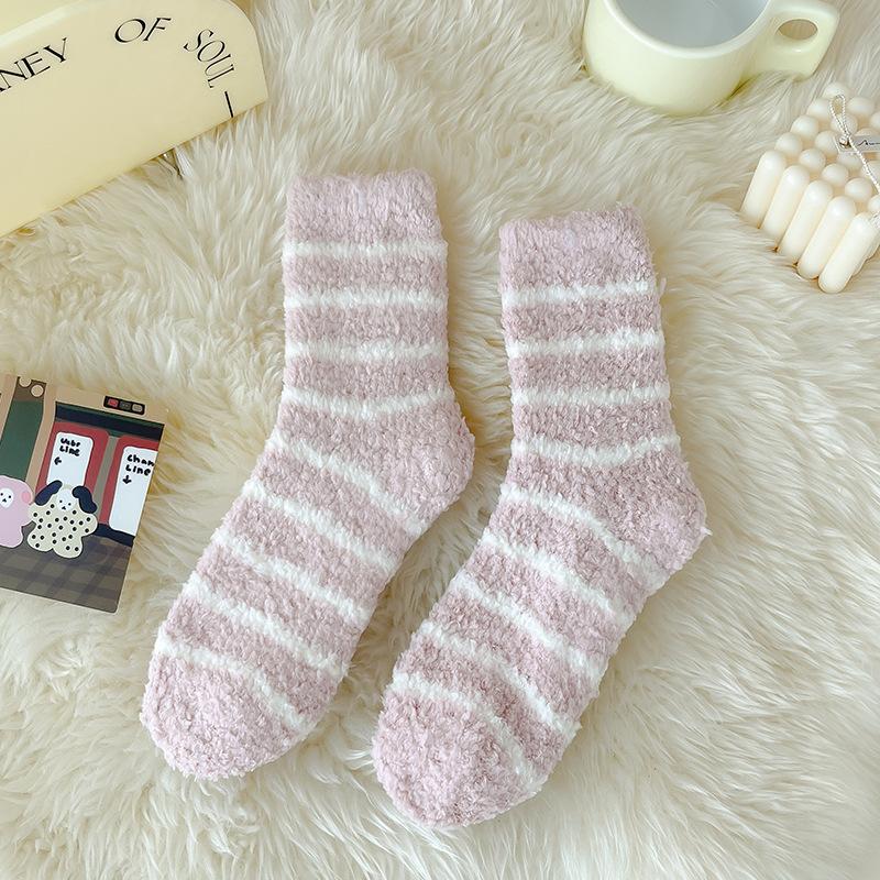 

Autumn and Winter Striped Socks for Women, Thickened Lint-free Coral Fleece Socks, Warm Socks, Casual Sleeping Socks 1 pair