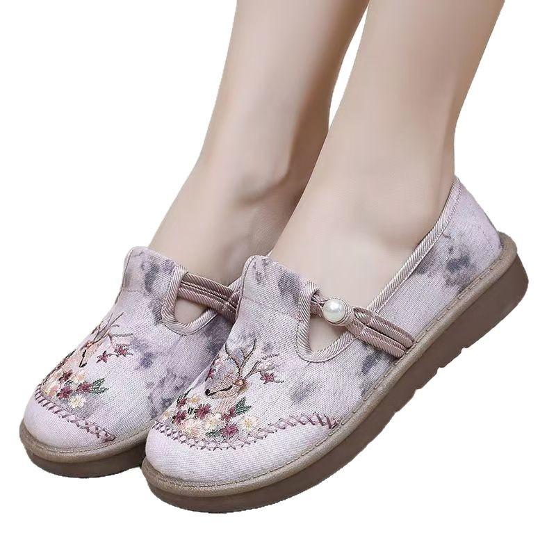 Ethnic style embroidered shoes Spring cloth shoes Hanfu shoes Mom casual shoes Children are breathable and comfortable