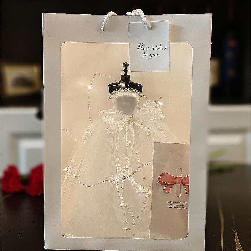 Mini-Hochzeitskleid für Puppen, Hochzeitsdekorationen, Modell, kleines Kindergeschenk, Weihnachtsgeschenk für die Freundin