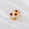 Anello in Acciaio Titanio Placcato Oro - Elegante Stile Ins da Donna con Sensazione di Alta Gamma e Design Semplice, Influenza Europea e Americana.