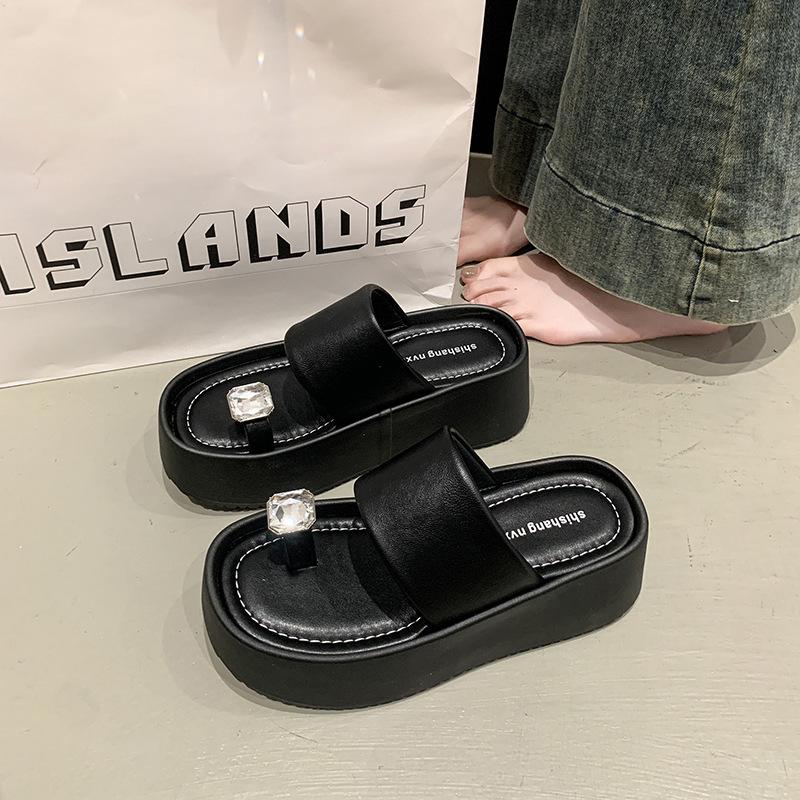 

Rhinestone set of toe slippers for women in summer, new muffin shoes, heightened thick-soled sandals 35 чёрный