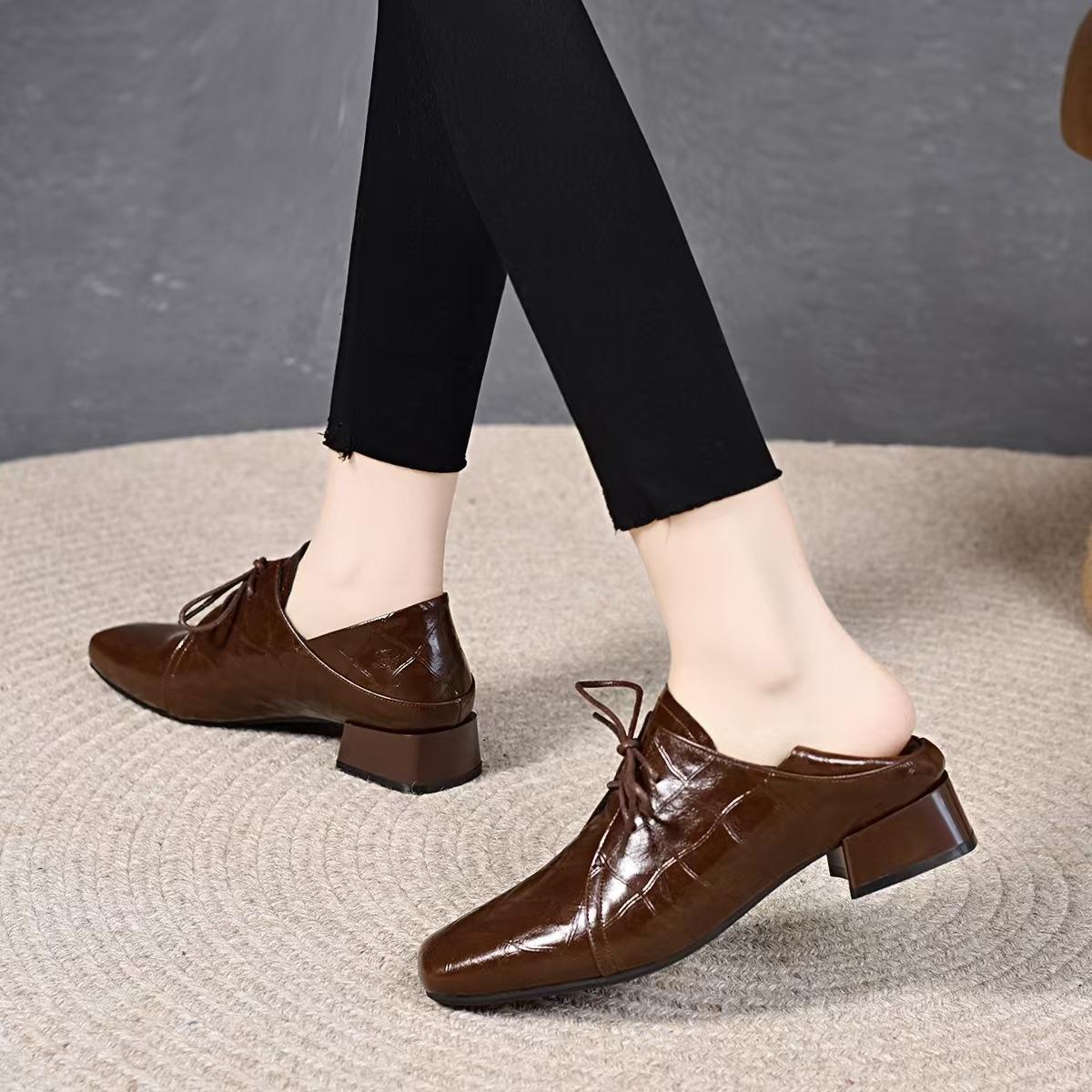 

Женские весенние новые маленькие туфли-лодочки с квадратным носком на шнуровке с мелким вырезом, женские туфли из тисненой коровьей кожи 41 коричневый