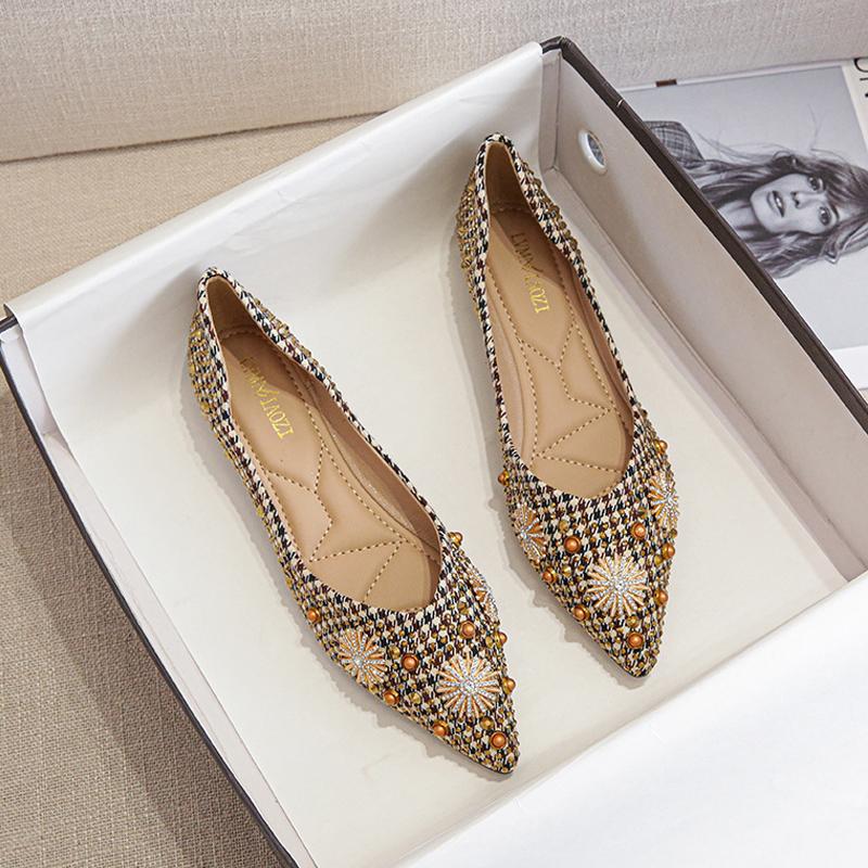 

Women Ethnic Style Single Shoes Pointed Toe Rhinestone Casual Shoes Rivet Shallow Mouth Flat Shoes Women Loafers Large Size34-43 34 бежевый
