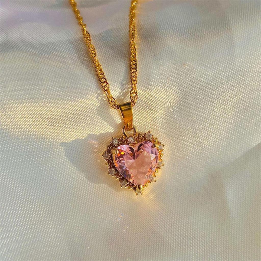 Stylish, Versatile, Heart-shaped, Unique Clavicle Chain Accessory For Women.