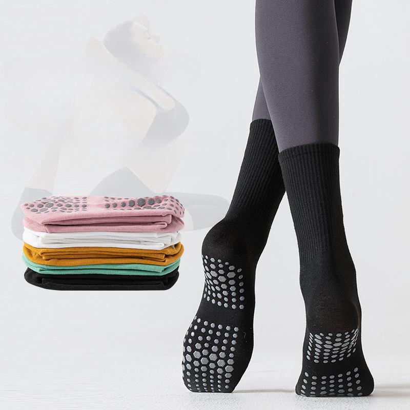 Einfarbige Yogasocken aus Baumwolle bis zur Mitte der Wade, rutschfeste Sportsocken mit Silikonunterseite, für Damen, für Indoor-Fitness, Trampolin, Tanz, Pilates