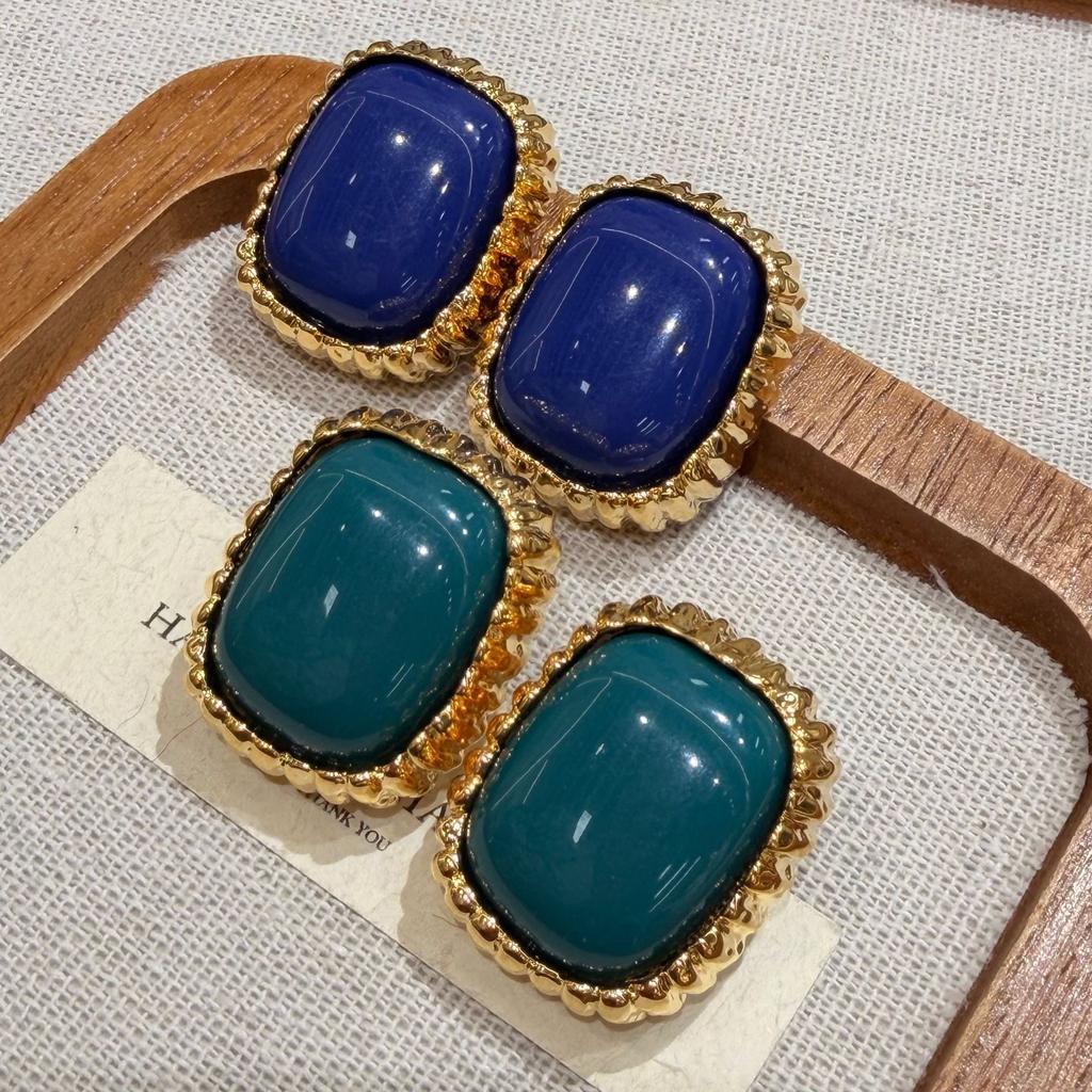 French Retro Large Square Resin Gemstone Unique Earrings Women'S 2026 High-End Sense Of Beautiful Stud Earrings