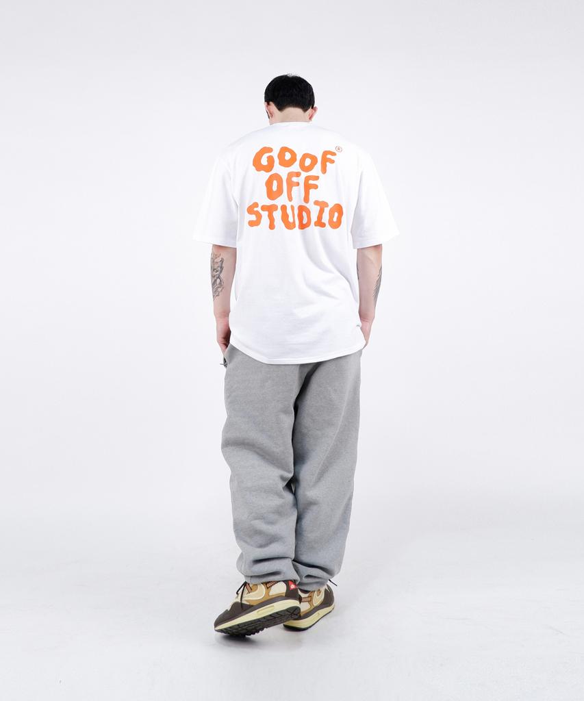 Gupeuopeuseutyudio Gofs Main Logo T-Shirt White (Orange)