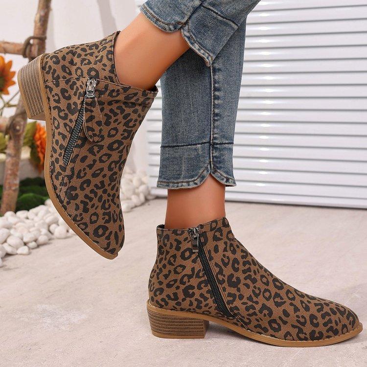 

Независимая станция Европейские красивые женские ботинки внешнеторговые короткие ботинки боковая молния квадратный каблук остроносые женские большой размер ботинки Мартин в наличии 43