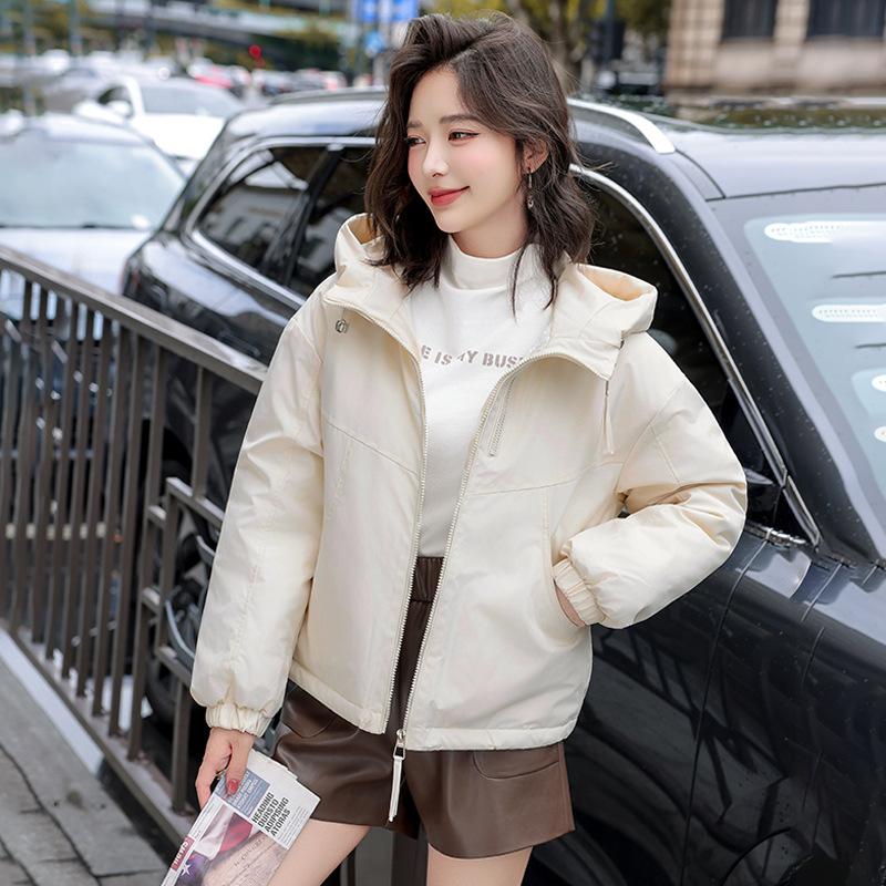 

Женская короткая стеганая зимняя куртка с капюшоном на хлопковой подкладке XXL бежевый