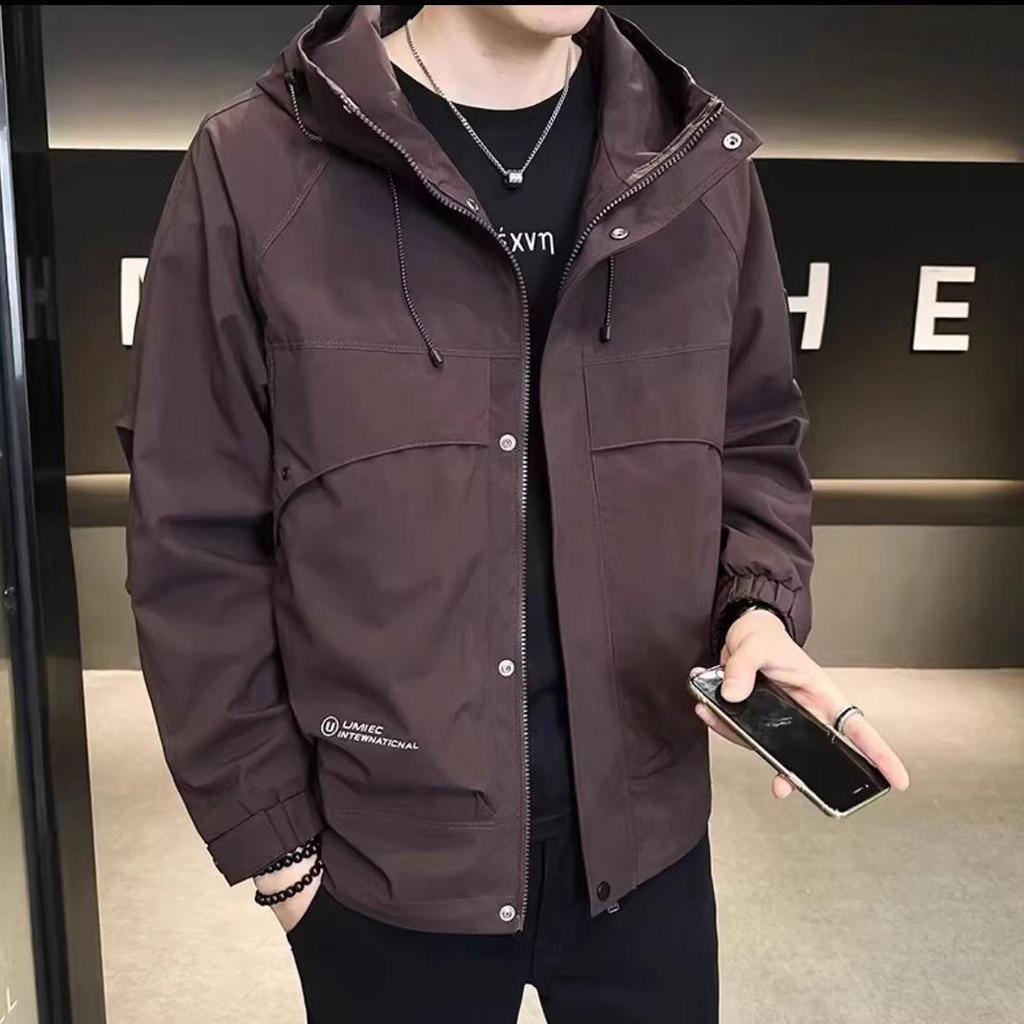 Herren Trendiger Kapuzen-Windbreaker 2025 - Knitterarme Frühjahrs-/Herbstjacke für den Außenbereich