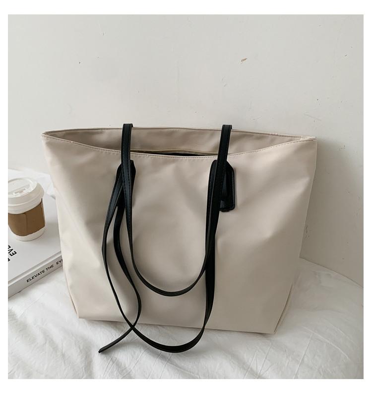 Stylish Nylon Women's Shoulder Bag 2023 Trendy Large Capacity Tote For Daily Use