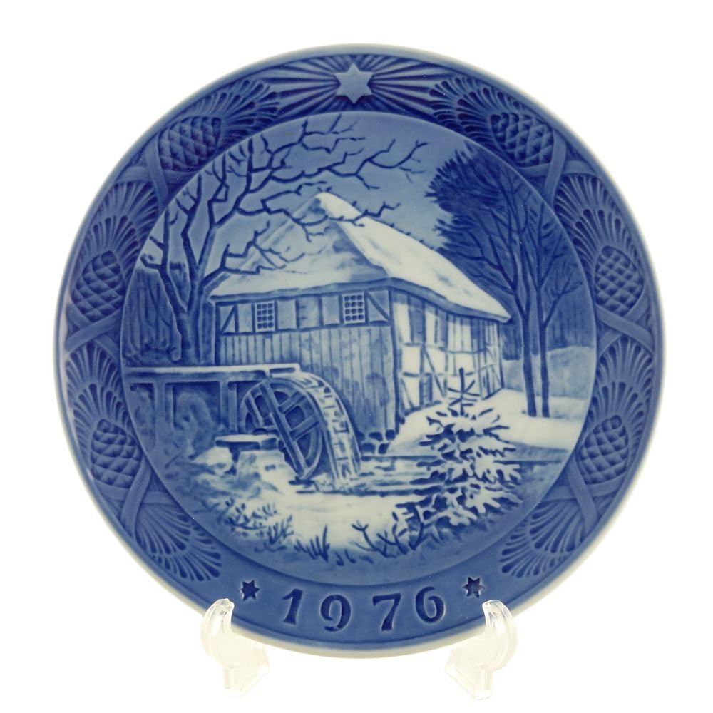 Royal Copenhagen Year Plate 1976 (Showa 51) with Plate Stand, Christmas Plate 1901076 [Parallel Import]