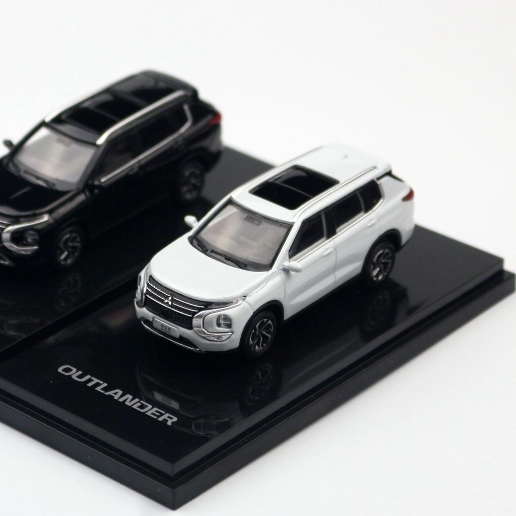 1/64 Mitsubishi Outlander SUV Sport Miniature Model 1:64 Diecast Metal Toy Car Vehicle Display Collection Free Wheels Gift Boys