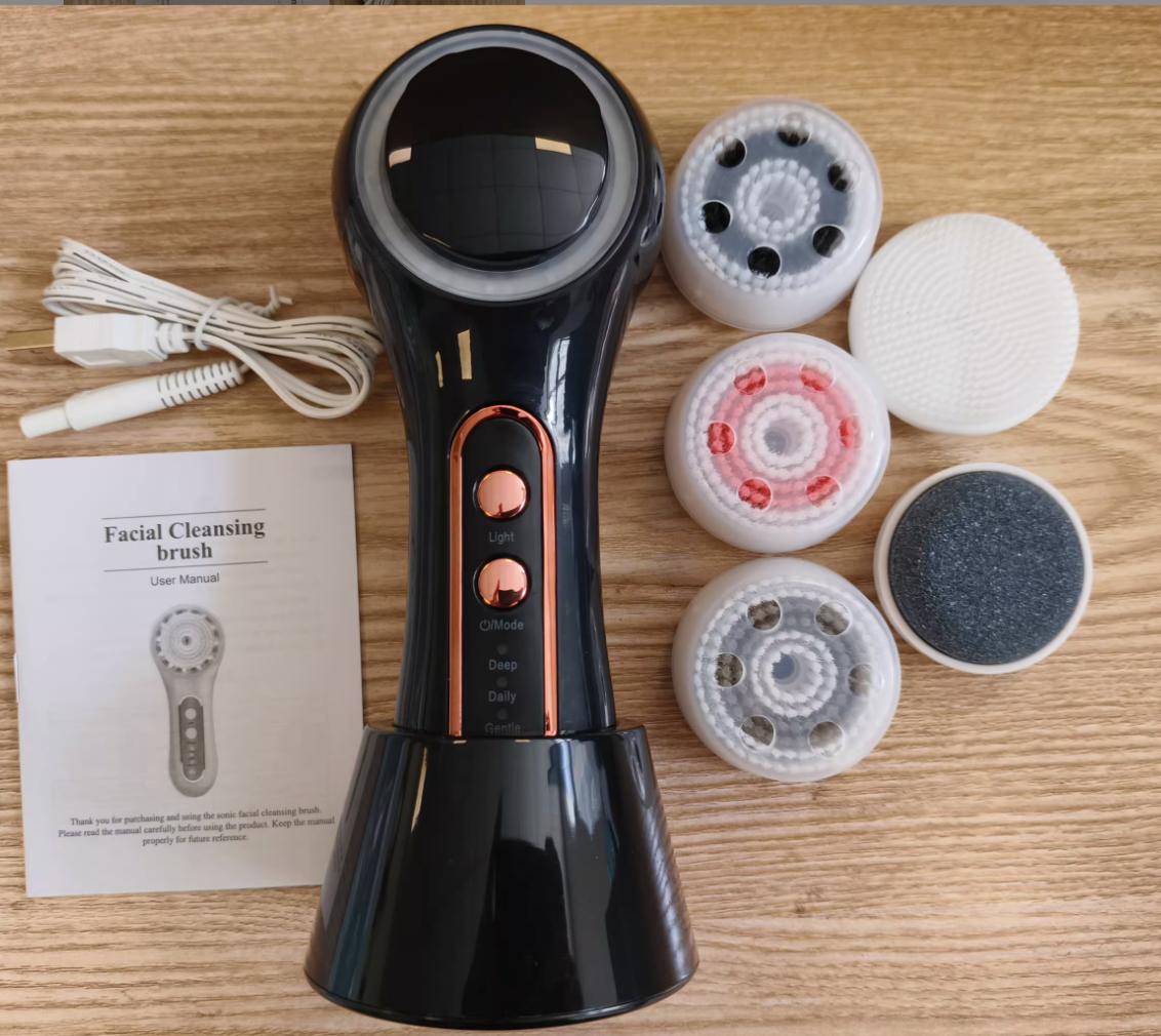 Hot Selling Practical Gifts IPX7 Waterproof Exfoliating Silicone Face Brush Facify Beauty Wand for Purifying and Cleaning Rechargeable