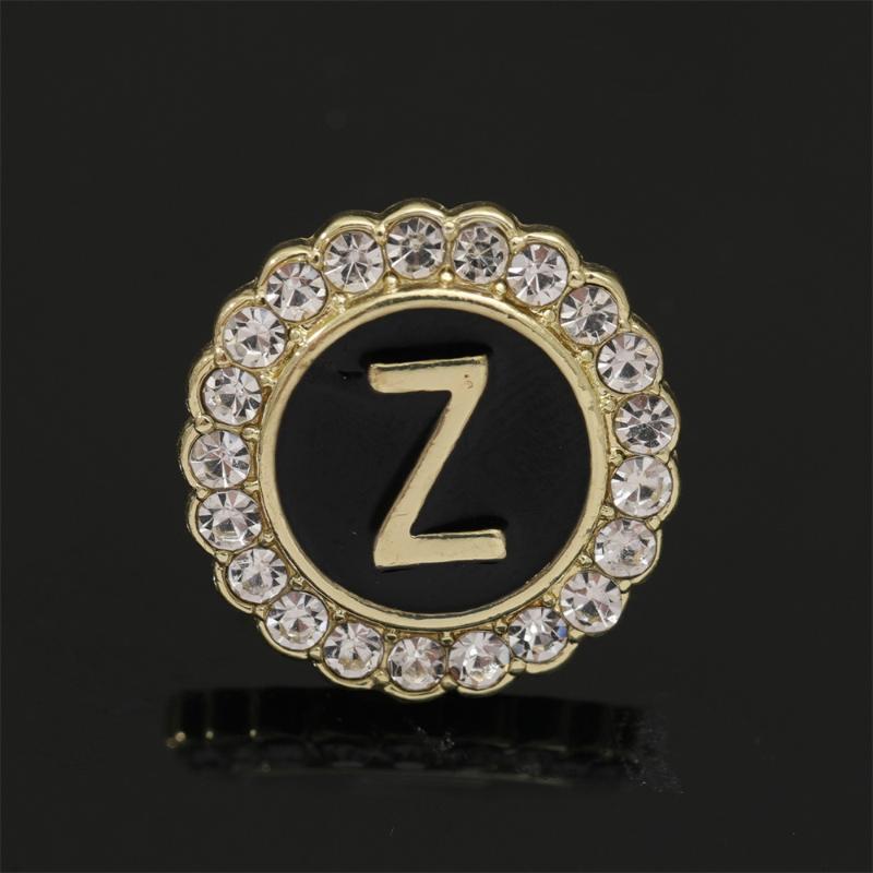 26 Alfabet Okrągłe Przypinki Inicjały Angielskie A-Z Złote Broszki Dla Kobiet Mężczyzn Dziewcząt Odznaki na Kołnierz Biżuteria Prezent