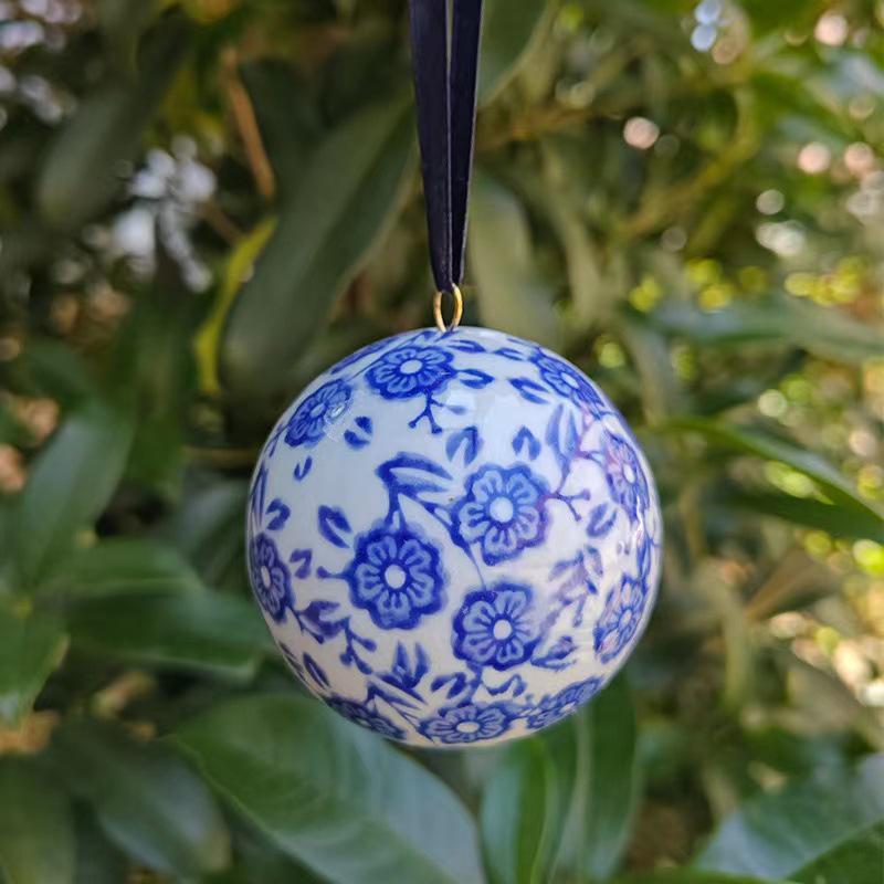 Blauer und weißer Jingdezhen Keramikkugel-Anhänger - Auto- und Weihnachtsdekoration.