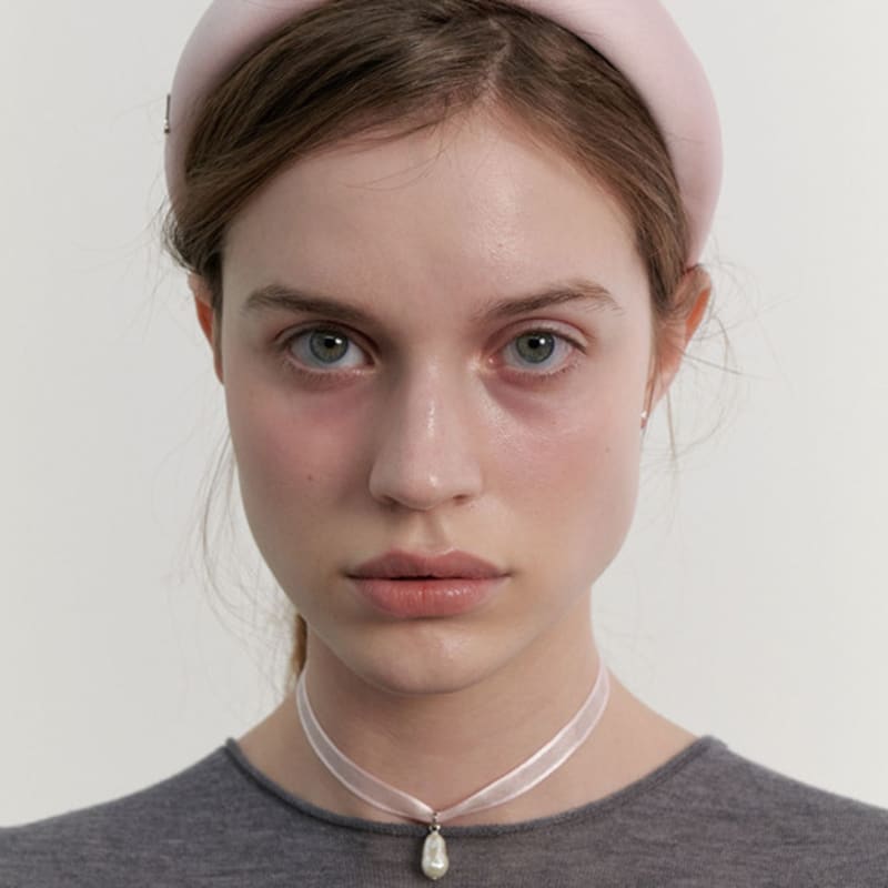 LOVE ME MONSTER Pearl Charm Sheer Ribbon Choker (L241MNK040)