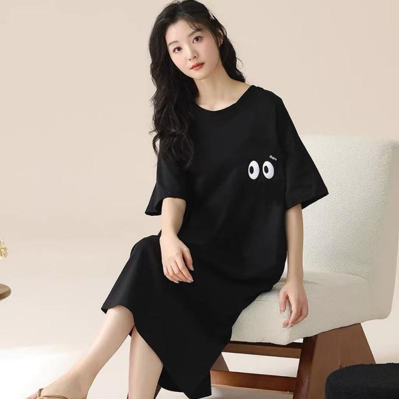 A Mid-length Youthfu  Stylish and Slimming T-shirt Dress for Women's Summer Fashion